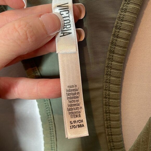 Victoria Secret Sport Army Green Ribbed Body Suit. Size Small. - Picture 4 of 9